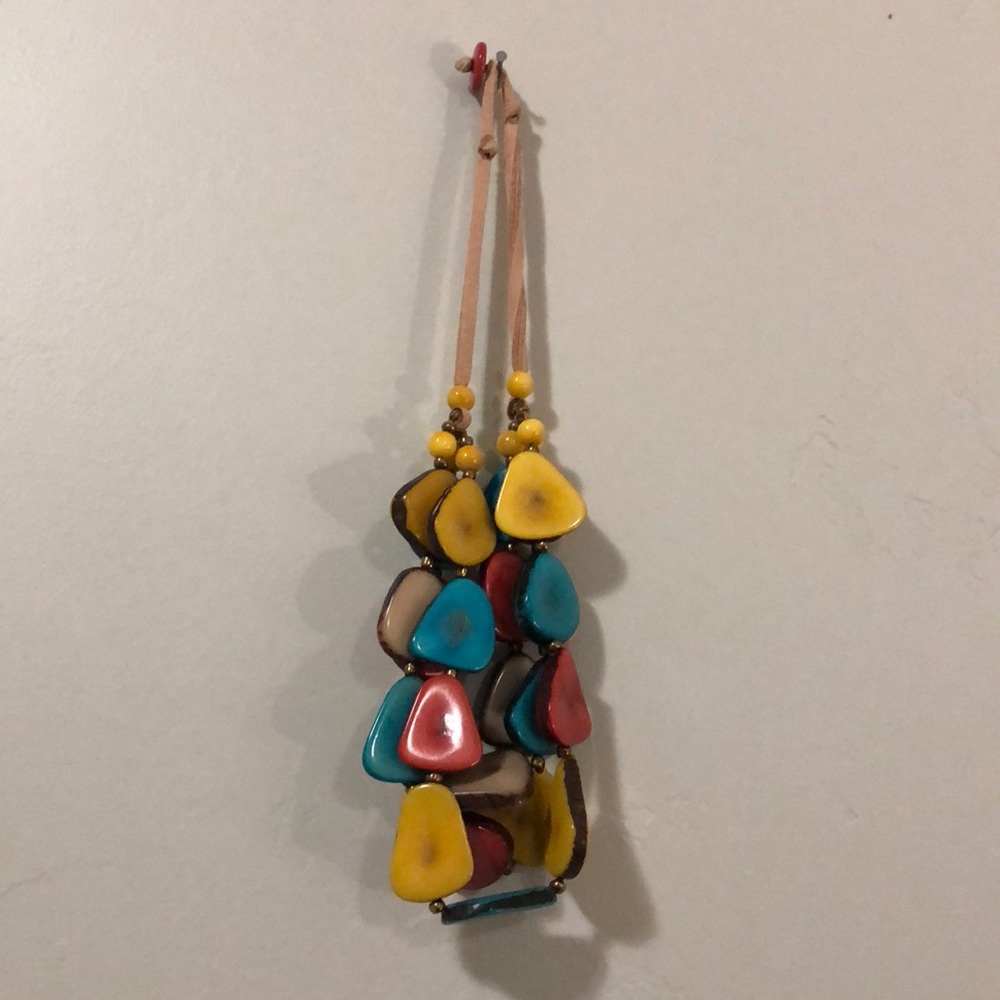 Multi-color necklace